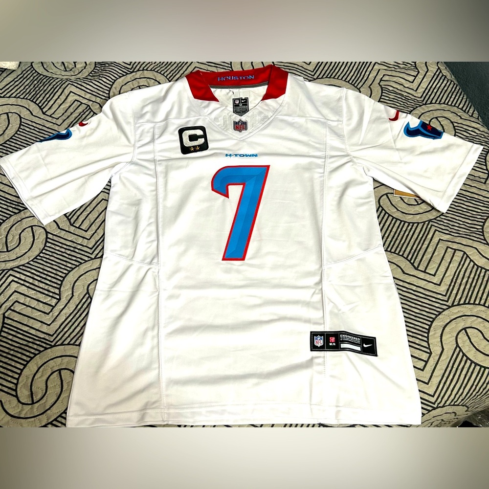 Nike White and Red Men's jersey Size Medium